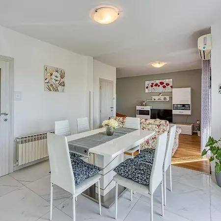 Olive Garden Apartment
