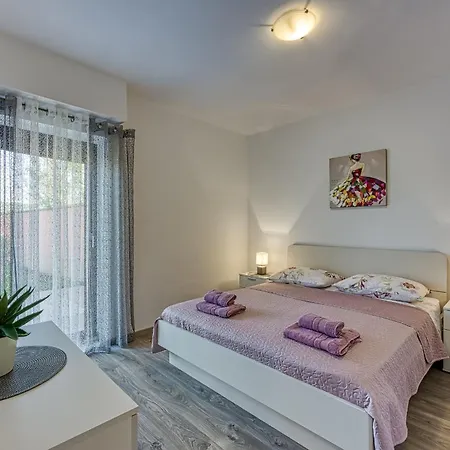 Olive Garden Apartment